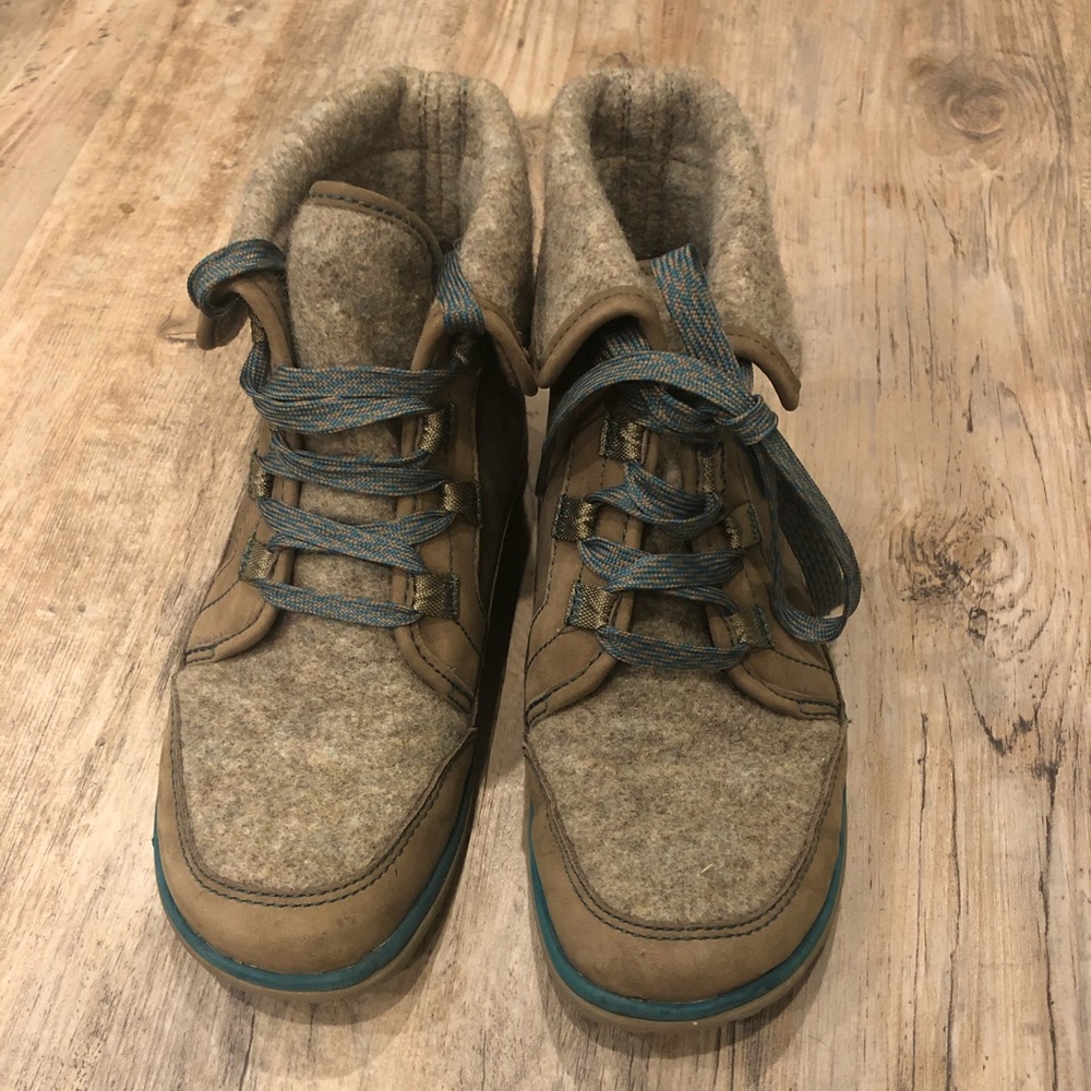 Chaco women’s boots size 7